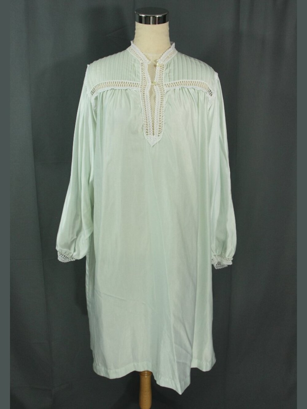 Vintage Barbizon Light Green Satin Lace Trim Peignoir Granny Nightgown Med